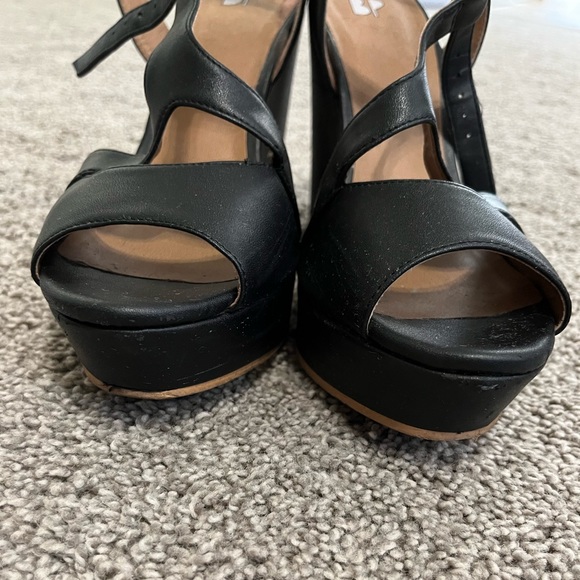 BP Black and Silver Strap Heels 🖤 - Picture 4 of 6